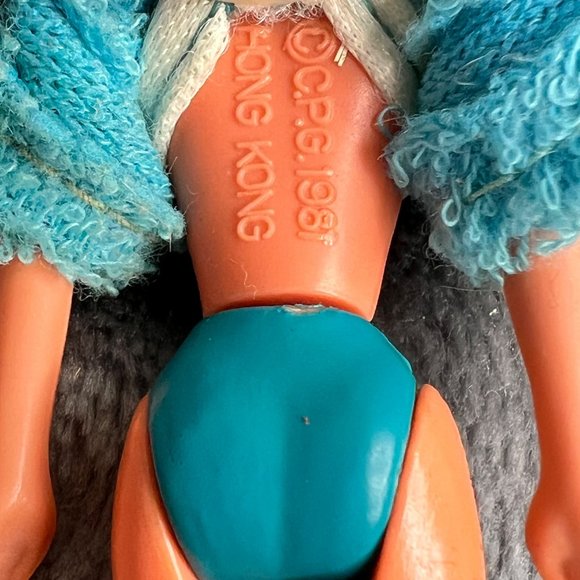 Vintage 1981 CPG Glamour Gal Doll with Bikini Top Robe Blue Hong Kong - Picture 6 of 7